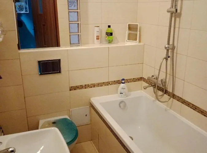 E-brechta * وارسو